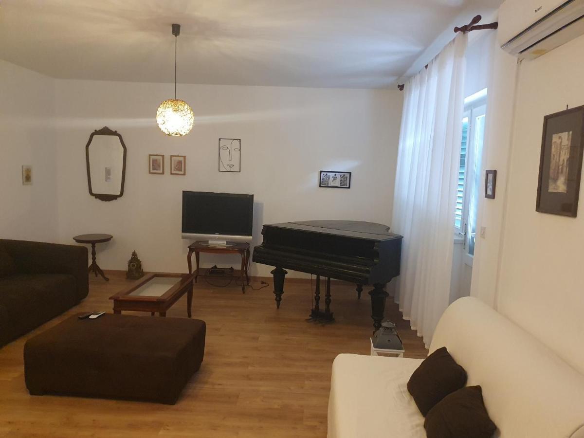 Apartment Lana Trogir Eksteriør bilde